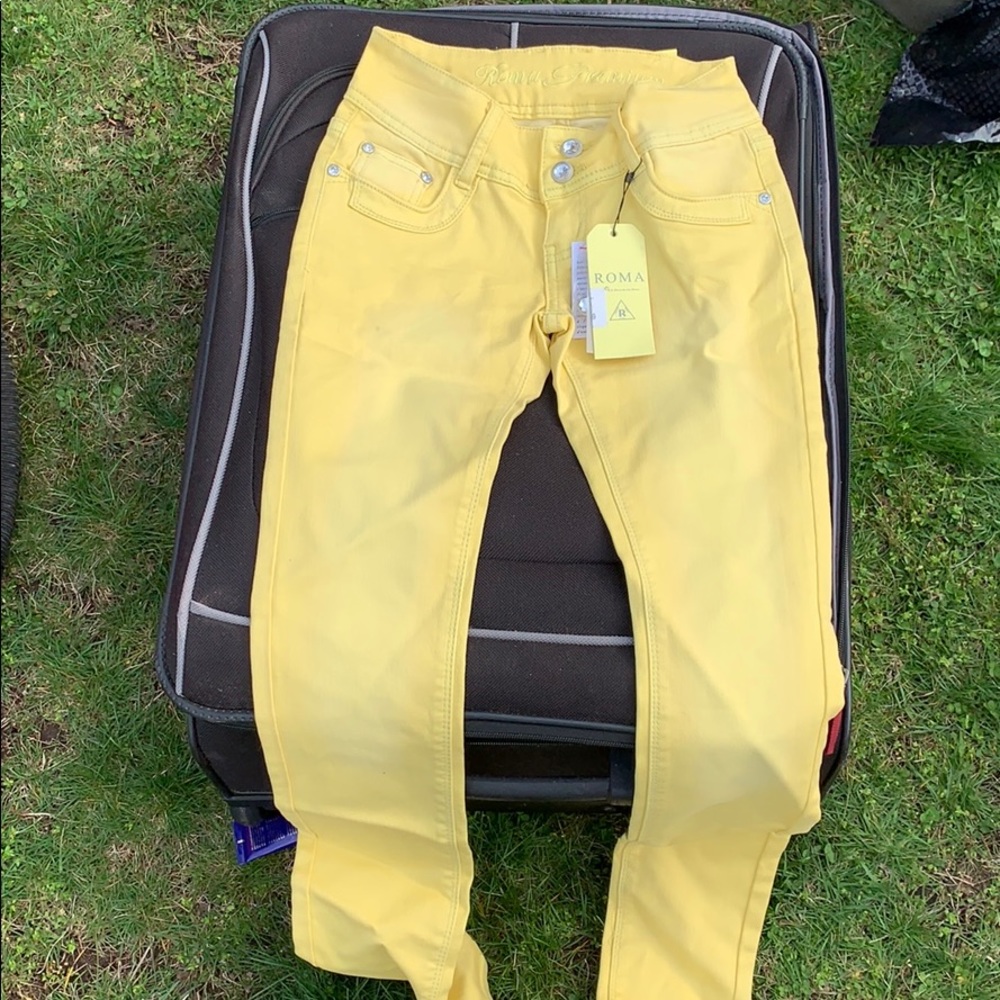 bright yellow skinny jeans